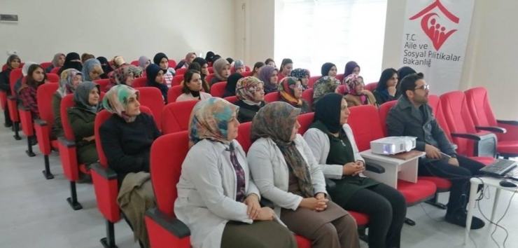 Malazgirt’te ‘Mahremiyet Eğitimi’ Semineri