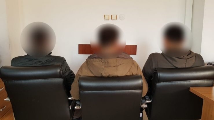 Jandarma İkna Etti, 3 Terörist Teslim Oldu