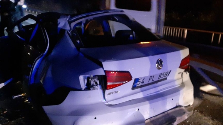 Tırla Otomobil Çarpıştı 2 Kişi Yaralandı