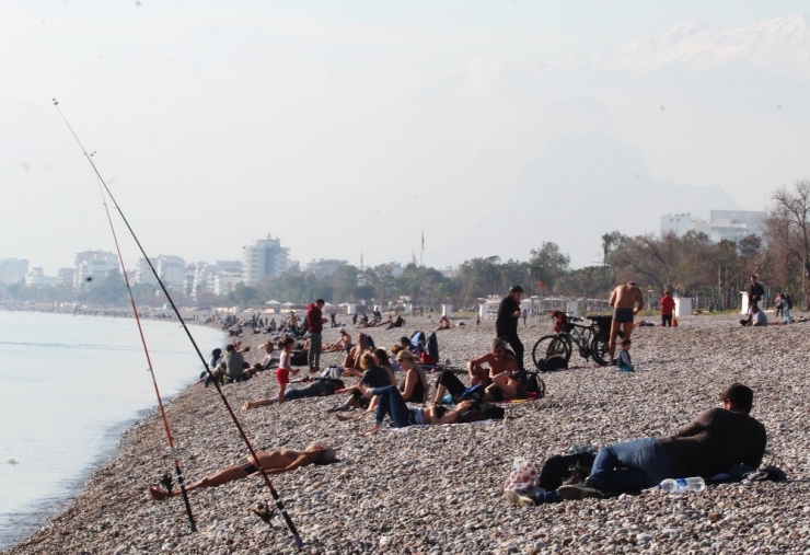 Antalya’da ’Aralık’sız Güneşli Günler