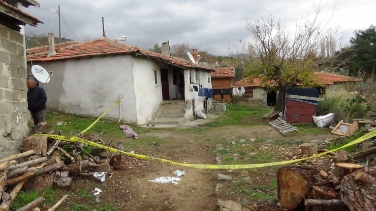 Edremit’te Bir Kadının Oğlu Tarafından Öldürüldüğü İddia Edildi