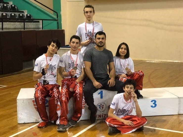 Okul Sporları Bölge Şampiyonası’nda Denizli’ye 5 Madalya