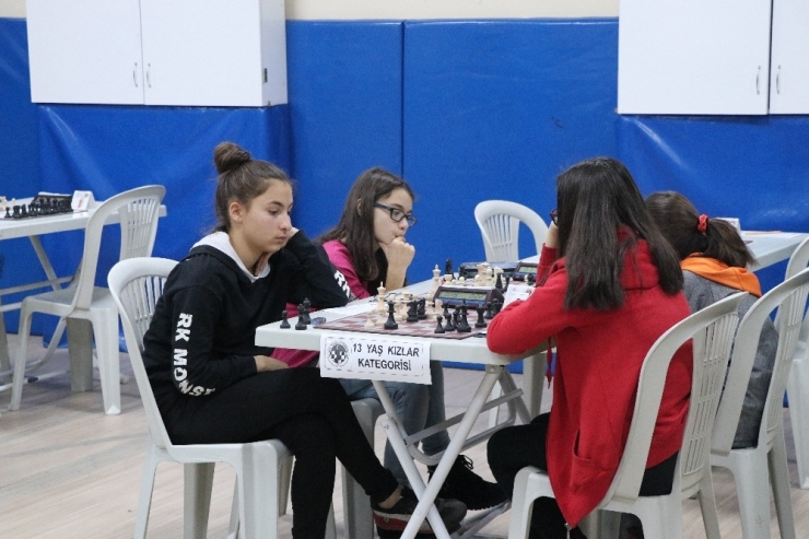 Yıldızlar Satranç İl Birinciliği Başladı