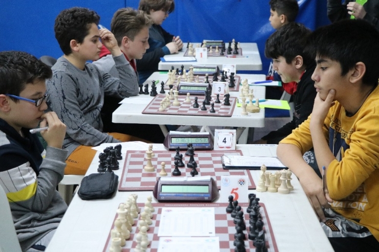 Yıldızlar Satranç İl Birinciliği Başladı