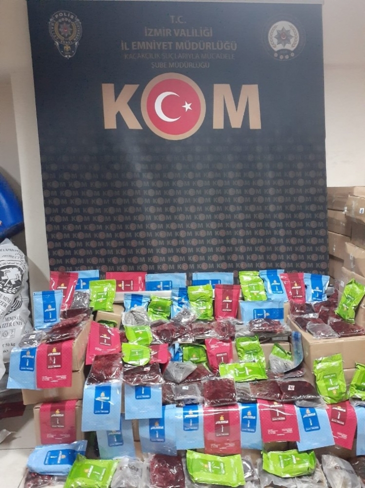 İzmir’de Kaçakçılık Operasyonları: 4 Kişi Gözaltında