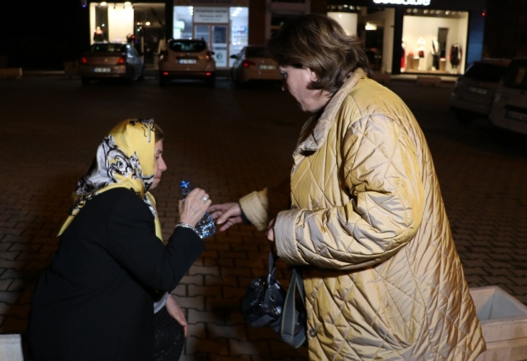 Oğlunun Kaza Yaptığını Öğrenen Anne Gözyaşlarına Boğuldu