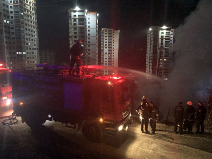 Kastamonu’da Tek Katlı Ahşap Ev Yandı