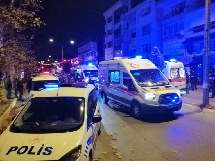 Maltepe’de Bıçaklı Kavgada Bir Kişi Ağır Yaralandı