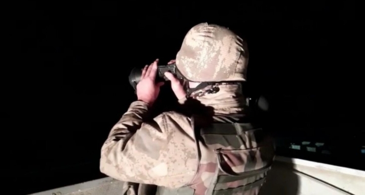 Jandarma En Uzun Gecede, En Uzun Nöbette Huzuru Sağlıyor