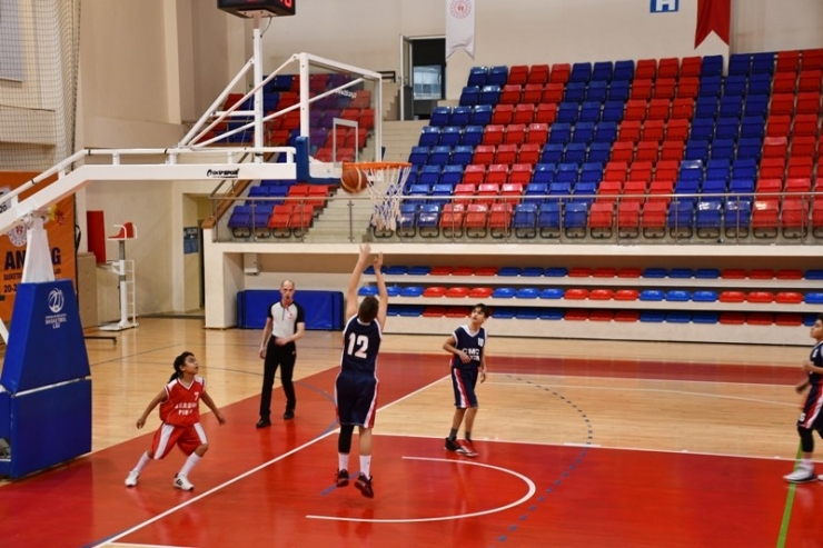 Analig Basketbol Grup Müsabakaları Başladı