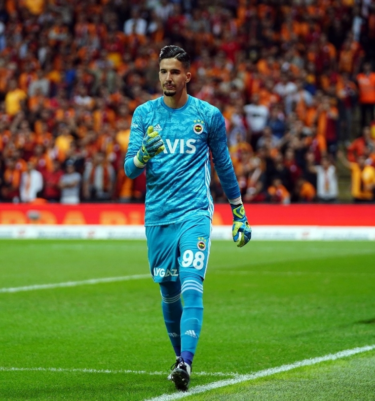 Altay: 19 - Karius: 15