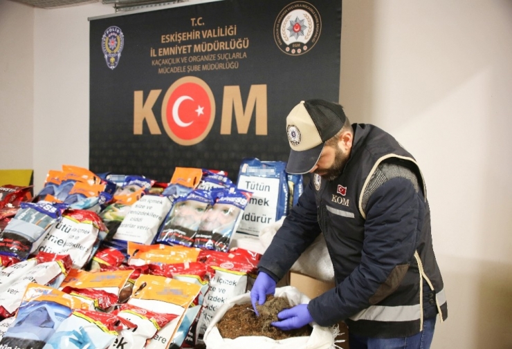 1 Milyon Değerinde Kaçak Tütün Ve Malzemesi Ele Geçirildi