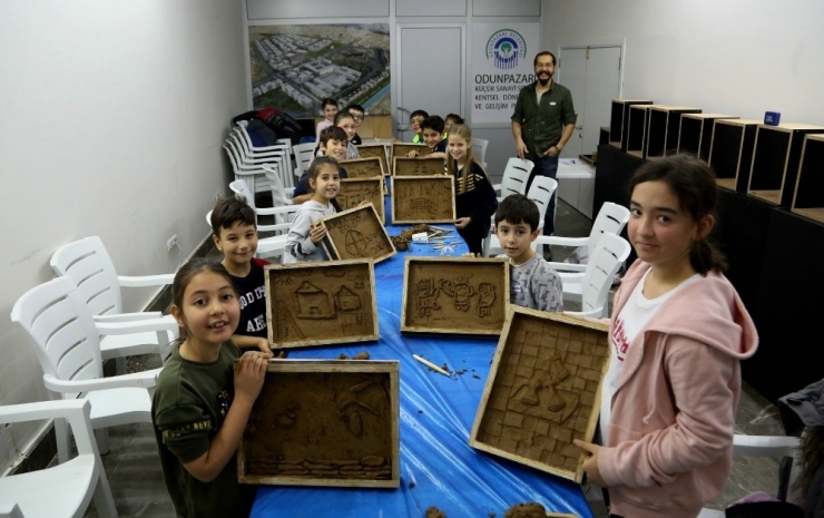 Çağdaş Sanatlar Galerisi’nde Çocuklar İçin Heykel Atölyesi Düzenlendi