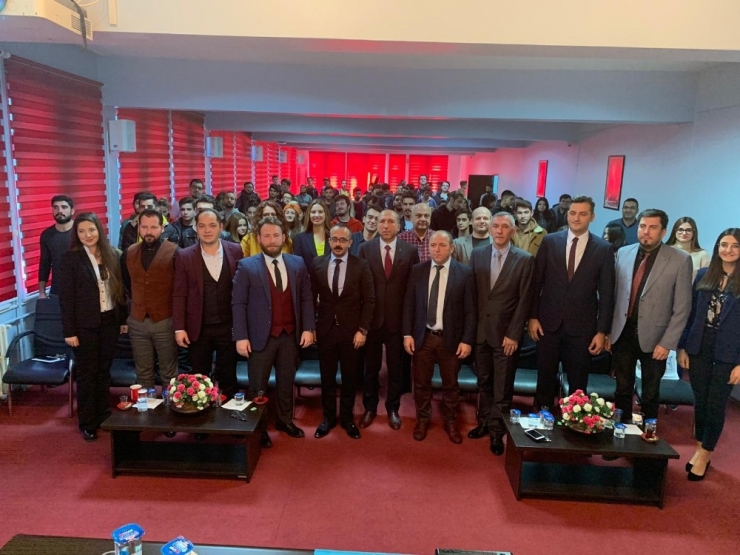 Kariyer Günleri Gençlere Işık Tutuyor