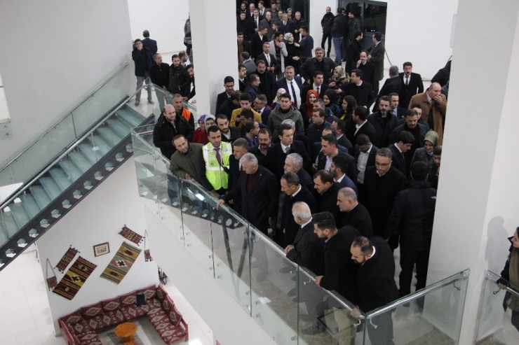 Binali Yıldırım: “Dünyanın 9’uncu Altyapısı Gelişmiş En İyi Ülkesi Türkiye’dir”