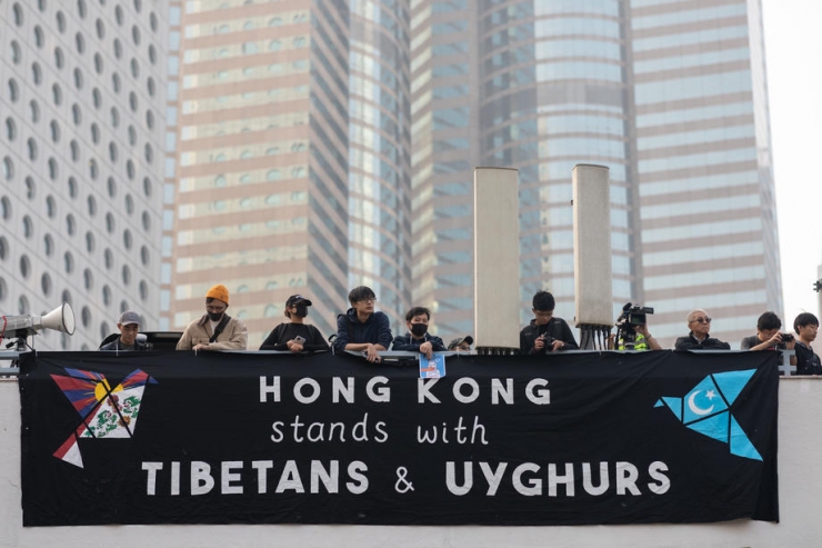 Hong Kong’da Uygur Türklerine Destek Gösterisine Polis Müdahalesi