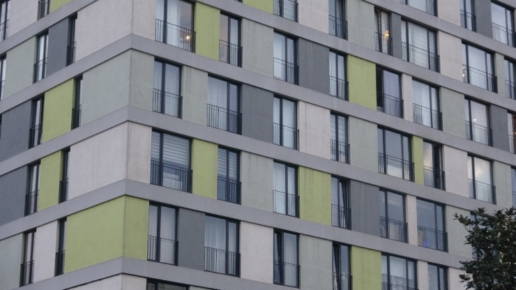 Ümraniye’de Asansör Boşluğuna Düşen Çocuk Ağır Yaralandı