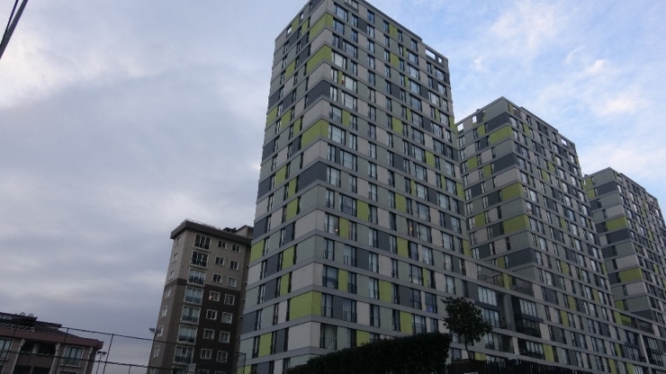 Ümraniye’de Asansör Boşluğuna Düşen Çocuk Ağır Yaralandı