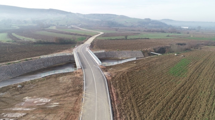 İki Mahalleyi Birbirine Bağlayan Köprü Hizmete Açıldı