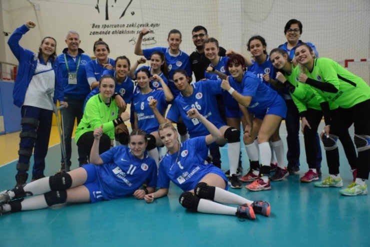 Anadolu Üniversitesi İlk Devreyi Lider Tamamladı