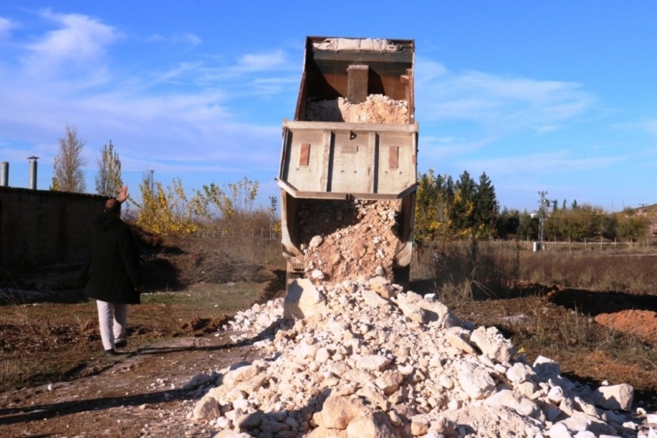 Akçakale’de Stabilize Yol Çalışmaları Devam Ediyor