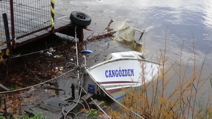 Lodos Tekneleri Batırdı