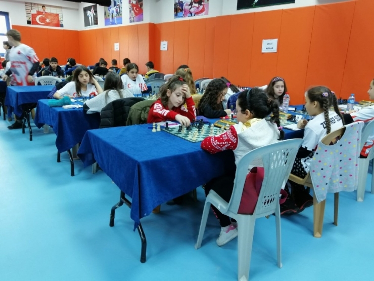 Küçükler Satranç Turnuvası Yapıldı