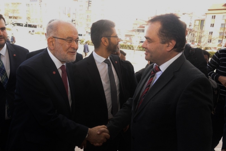 Saadet Partisi Genel Başkanı Karamollaoğlu Başkan Şahin’i Ziyaret Etti