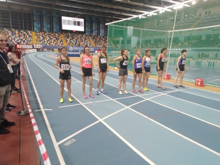 Karslı Atletler Başarıya Doymuyor