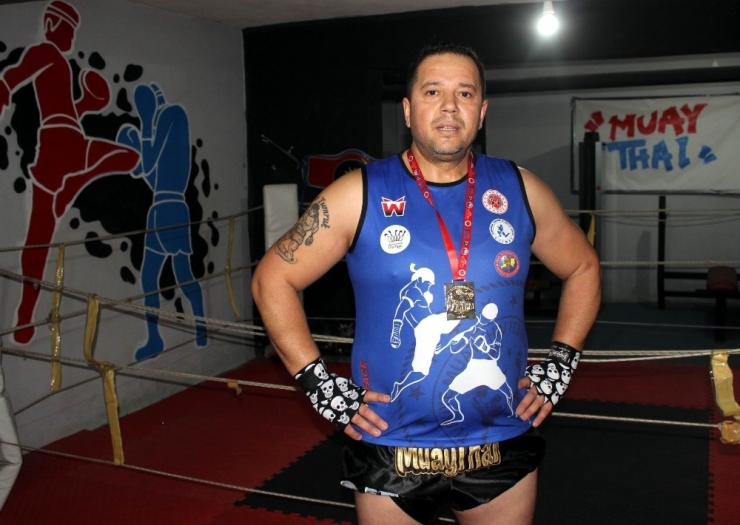 Ringde Rakipleriyle Hastanede Kanserle Savaştı