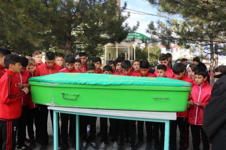 Sivasspor Kulübü’nün Emektar Çalışanlarından Ahmet Bingöl, Son Yolculuğuna Uğurlandı