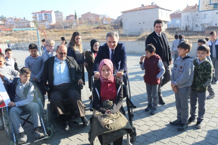 Öğrenciler Empati Yaptı, Kendilerini Engellilerin Yerine Koydu