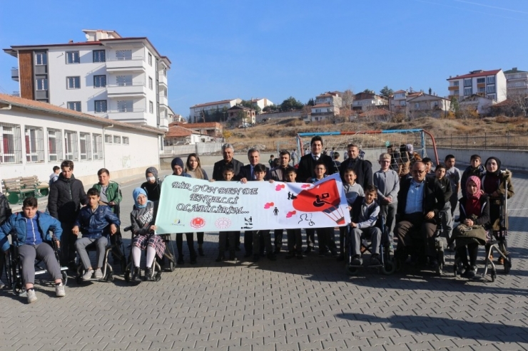 Öğrenciler Empati Yaptı, Kendilerini Engellilerin Yerine Koydu