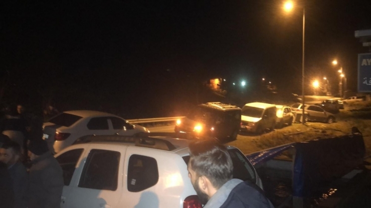 Kaçak Yapıların Yıkımında Vatandaşlar Ve Güvenlik Güçleri Arasında Arbede