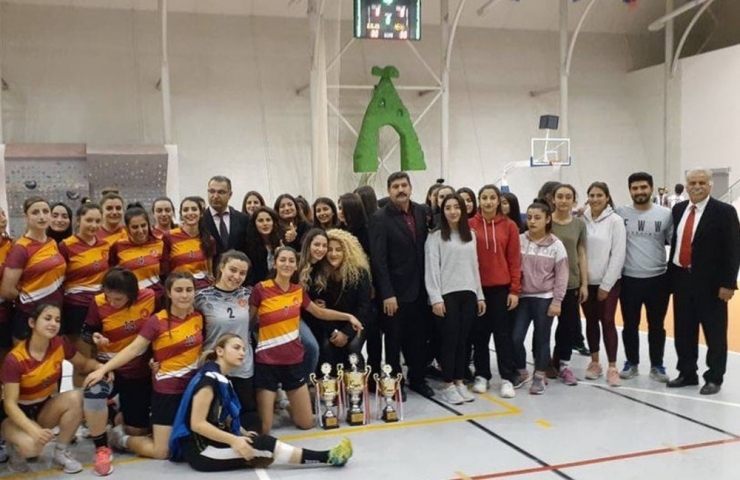 Nevşehir’de Düzenlenen 2. Lig Üniversitelerarası Hentbol Şampiyonası Sona Erdi