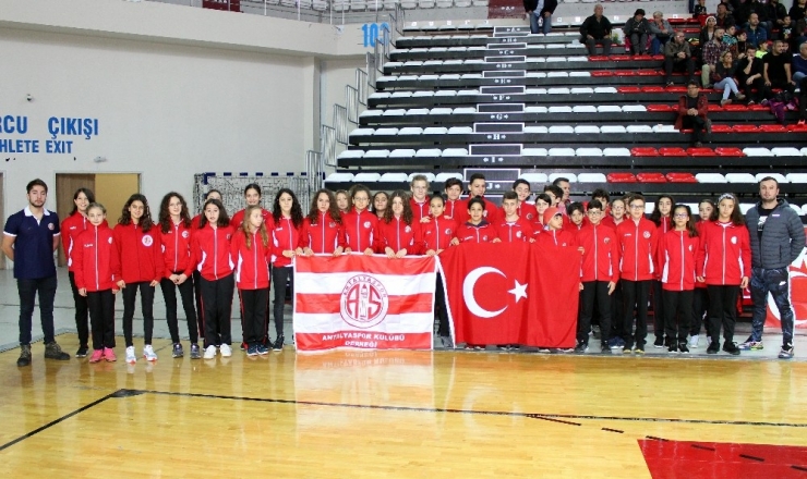 Fileden 3 Puan, Havuzdan Madalya