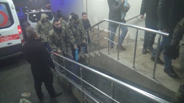 Yemekten Sonra Rahatsızlanan 150 Asker Hastaneye Kaldırıldı