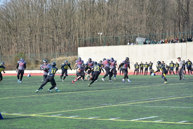 Düzce Üniversitesi Lige Galibiyetle Başladı
