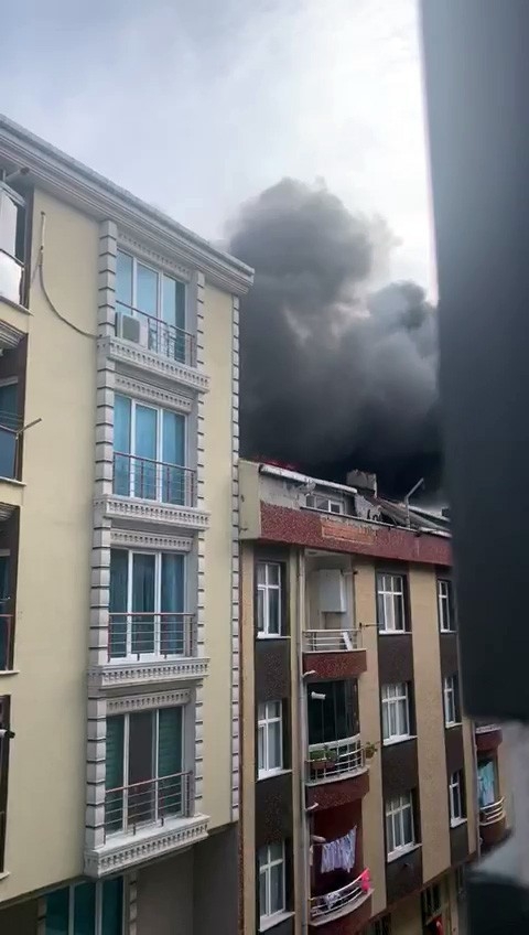 Ev Sahibine Kızdı, Boşalttığı Evi Yaktı