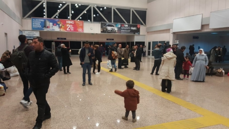 Türbülansa Giren Uçakta Korku Dolu Anlar