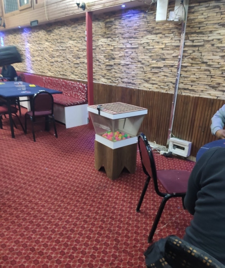 İzmir’de 136 Kişiye Tombala Baskını