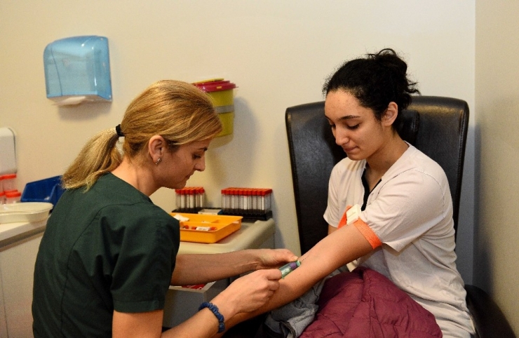 Kadın Hentbolcular Sağlık Kontrolünden Geçti