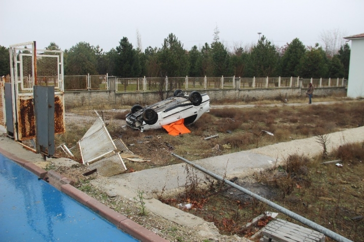 Kontrolden Çıkan Otomobil Bahçeye Yuvarlandı: 1 Ölü
