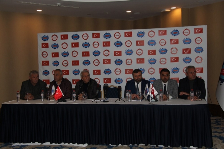 Lastik İş, İşverenden Yüzde 15 Zam Talebinde Bulundu