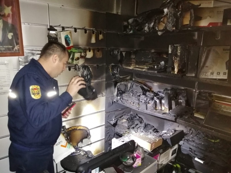 Elektrik Kontağından Yangın Çıktı