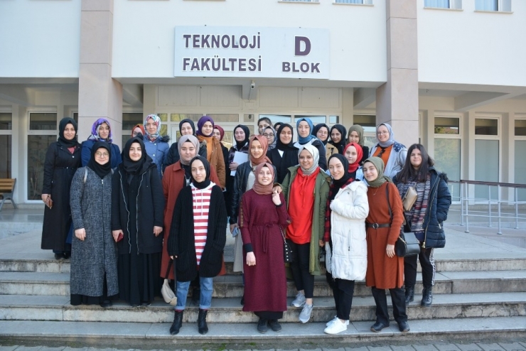 Lise Öğrencileri Düzce Üniversitesi’ni Ziyaret Etti