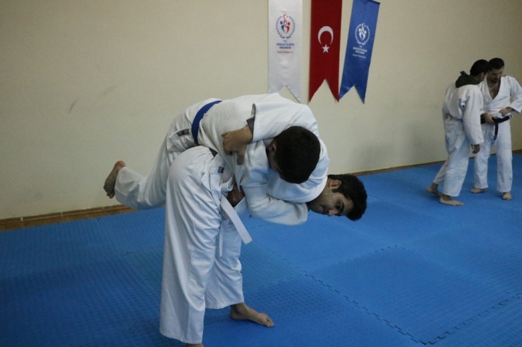 İşitme Engelli Judocular Engel Tanımıyor
