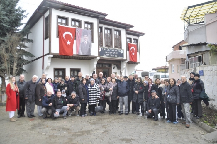 Tapu Kadastro Emeklileri Atatürk Evi’ni Ziyaret Etti