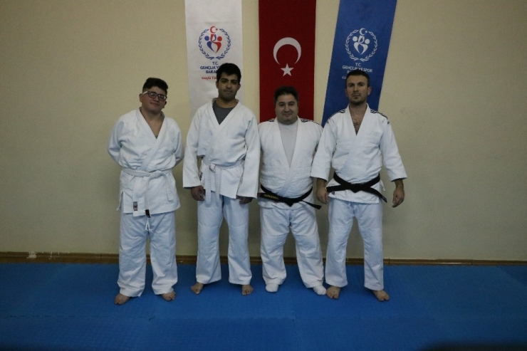 İşitme Engelli Judocular Engel Tanımıyor