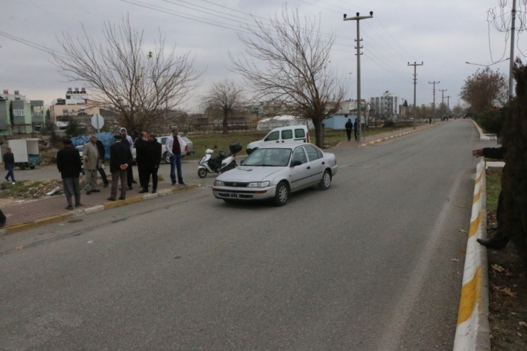 Otomobil Öğrencilere Çarptı